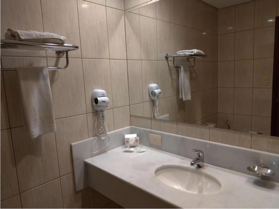 Master Plaza Hotel Барбасена Экстерьер фото